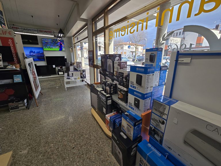 Stufe elettriche De'Longhi e Rowenta in esposizione da Videoclub Deana