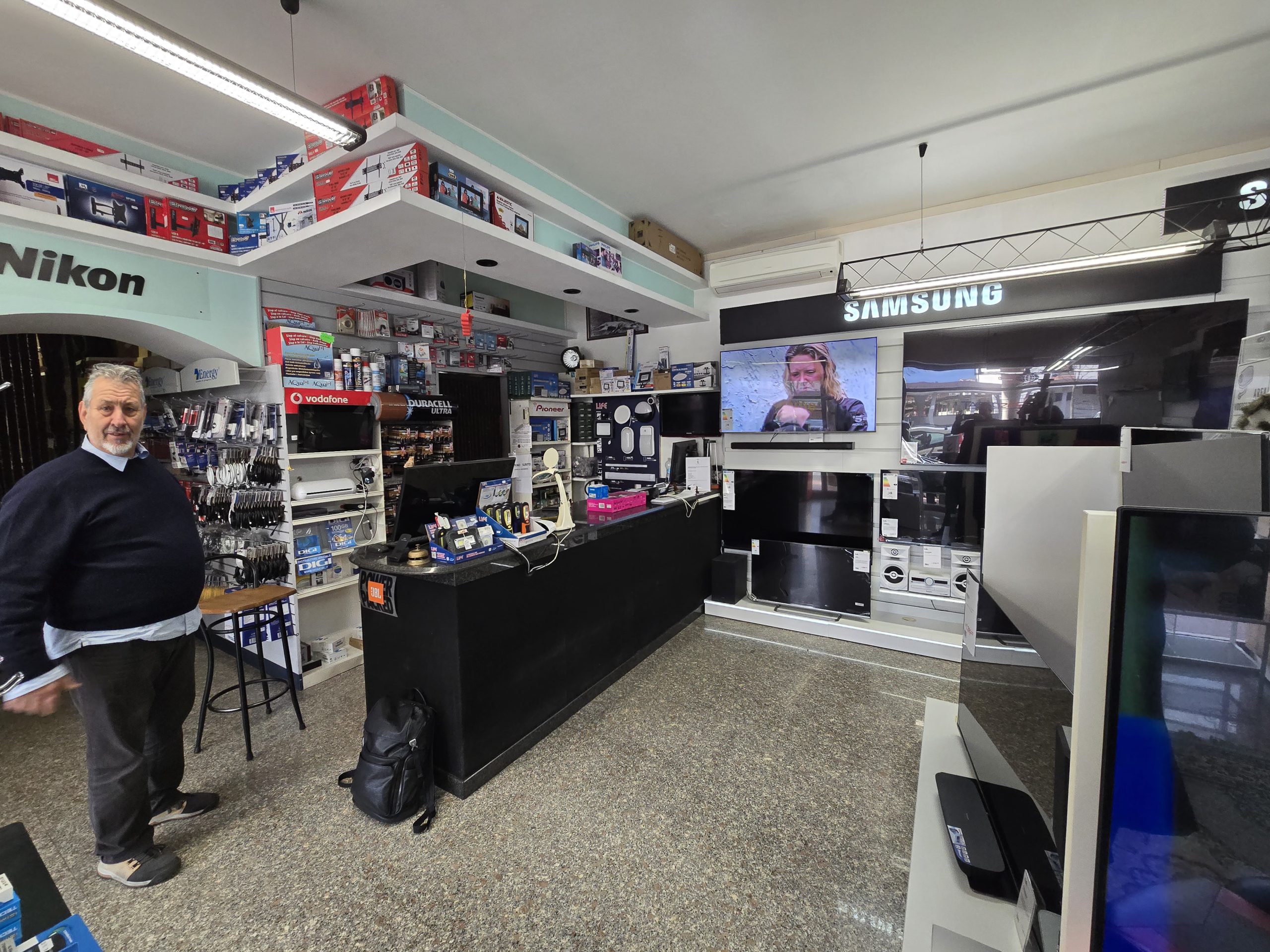 TV Samsung 4K Ultra HD in esposizione nel negozio Videoclub Deana